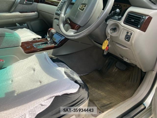 Toyota CROWN SEDAN 2001-09 8335349-9