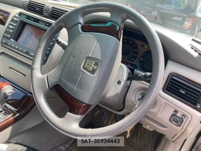 Toyota CROWN SEDAN 2001-09 8335349-11