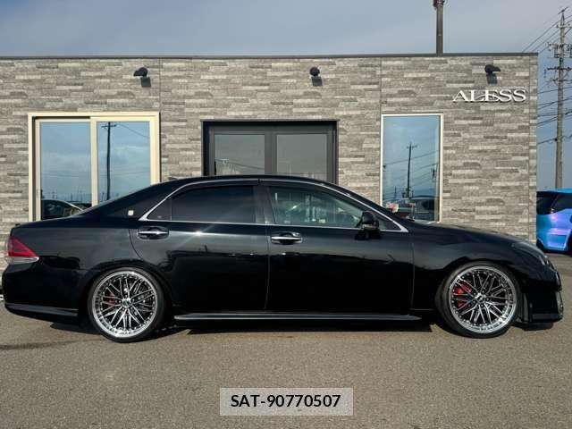 Toyota CROWN SEDAN 2011-06 8335347-13