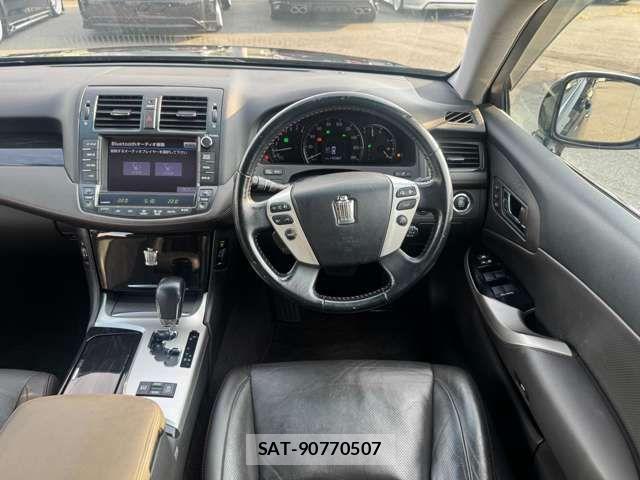Toyota CROWN SEDAN 2011-06 8335347-16