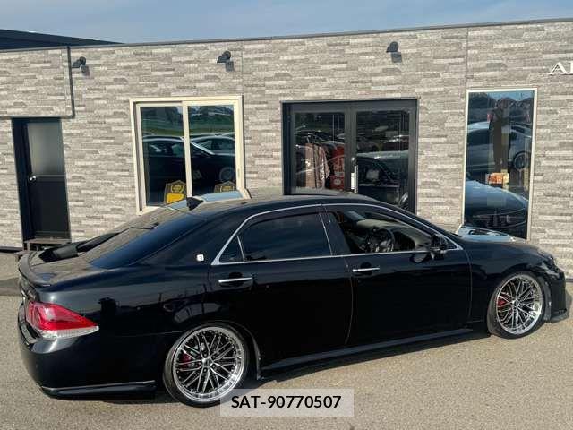 Toyota CROWN SEDAN 2011-06 8335347-1