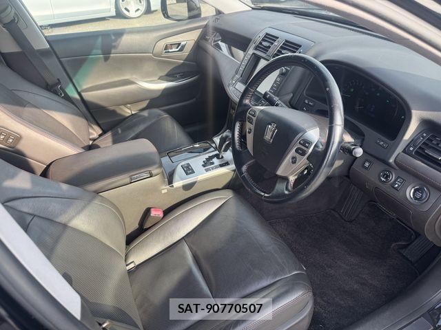 Toyota CROWN SEDAN 2011-06 8335347-21