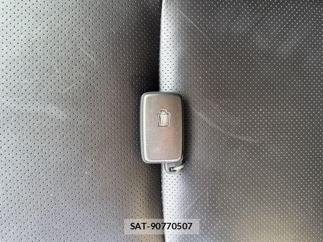 Toyota CROWN SEDAN 2011-06 8335347-28