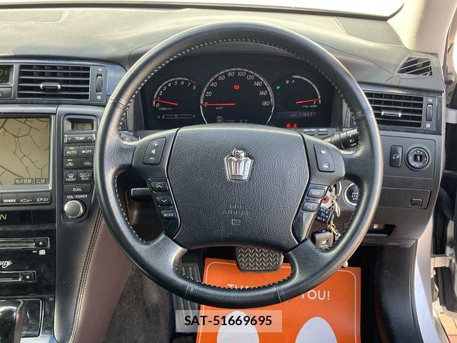 Toyota CROWN SEDAN 2005-07 8335352-23