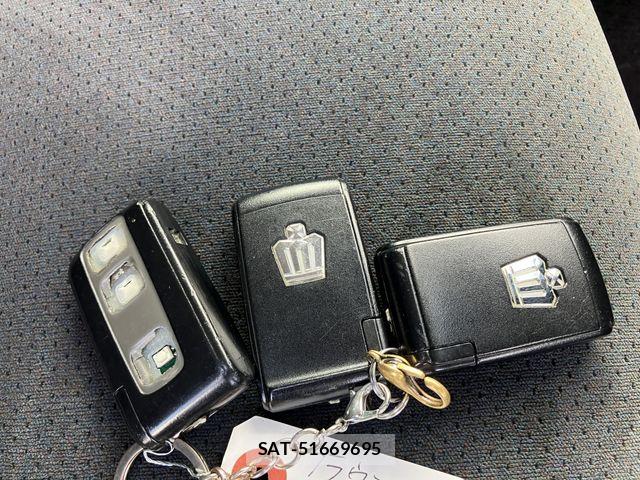Toyota CROWN SEDAN 2005-07 8335352-26