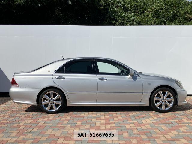 Toyota CROWN SEDAN 2005-07 8335352-5