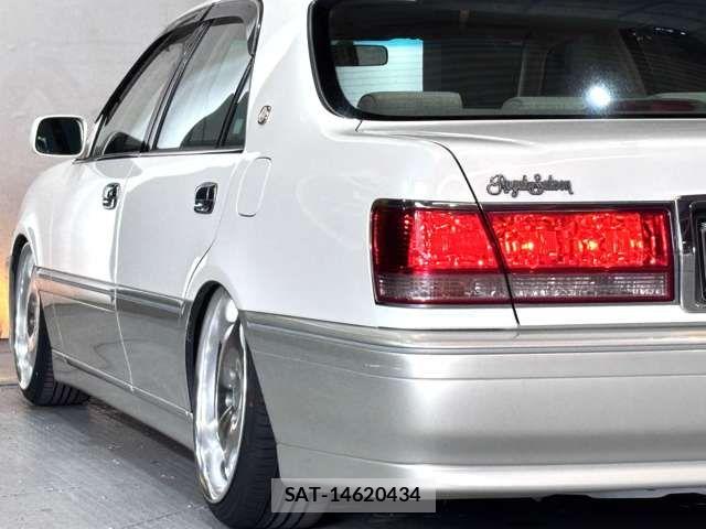 Toyota CROWN SEDAN 2002-04 8335337-3