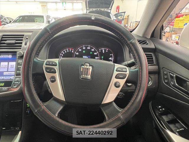 Toyota CROWN SEDAN 2011-09 8335344-9