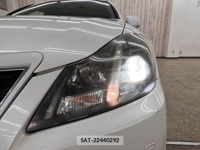 Toyota CROWN SEDAN 2011-09 8335344-10