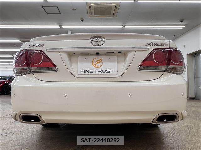 Toyota CROWN SEDAN 2011-09 8335344-16