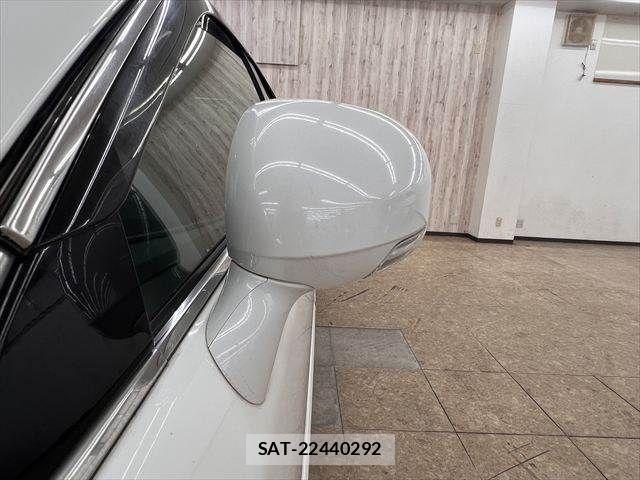 Toyota CROWN SEDAN 2011-09 8335344-24