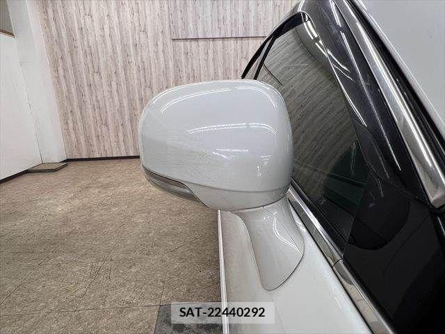 Toyota CROWN SEDAN 2011-09 8335344-25