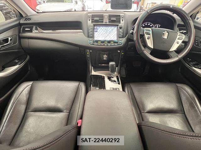 Toyota CROWN SEDAN 2011-09 8335344-2