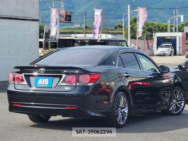 Toyota CROWN SEDAN 2016-02 8335335-9