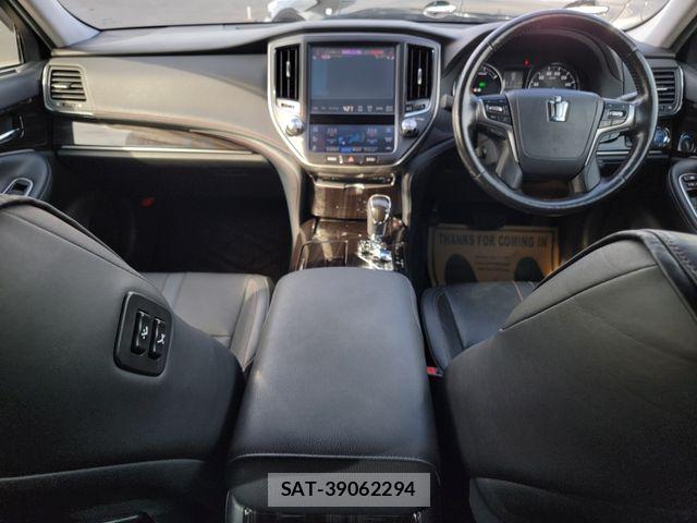 Toyota CROWN SEDAN 2016-02 8335335-21
