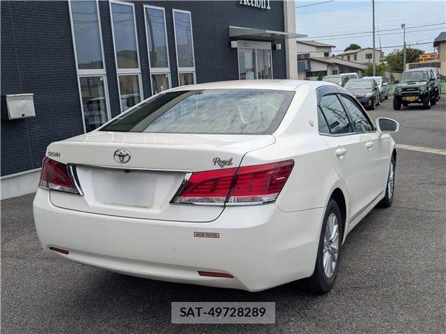 Toyota CROWN SEDAN 2014-01 8335348-1