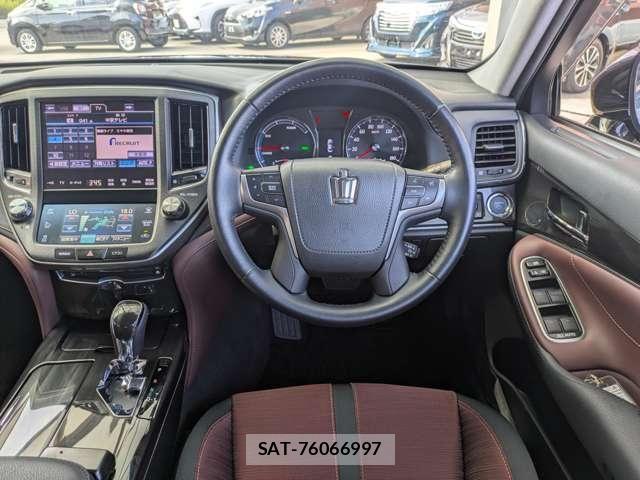 Toyota CROWN SEDAN 2013-05 8354212-13