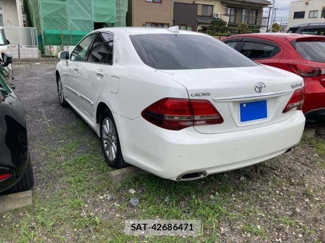 Toyota CROWN SEDAN 2008-04 8354217-3