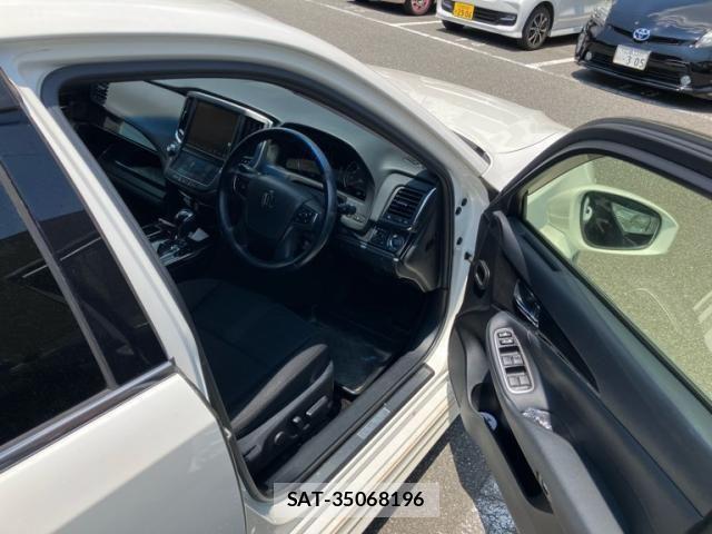 Toyota CROWN SEDAN 2013-06 8354213-10