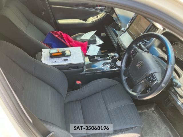 Toyota CROWN SEDAN 2013-06 8354213-13
