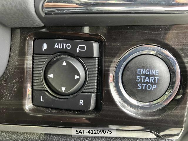 Toyota CROWN SEDAN 2017-02 8354211-12