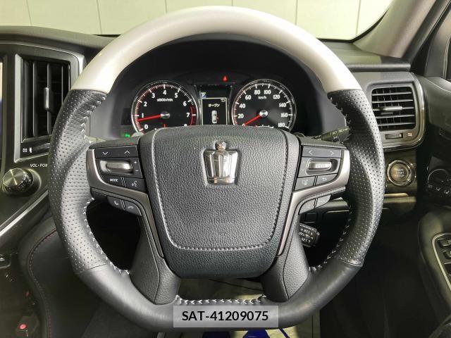Toyota CROWN SEDAN 2017-02 8354211-15