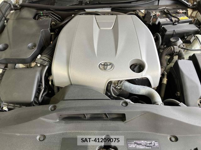 Toyota CROWN SEDAN 2017-02 8354211-22
