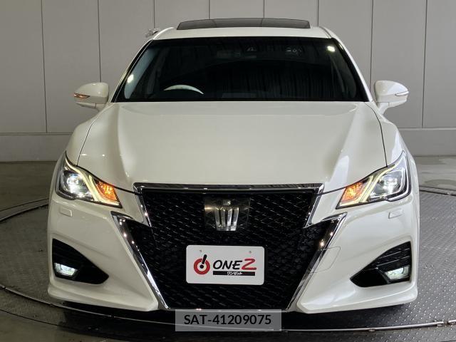 Toyota CROWN SEDAN 2017-02 8354211-25