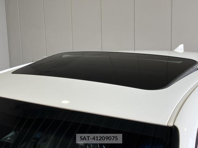 Toyota CROWN SEDAN 2017-02 8354211-2