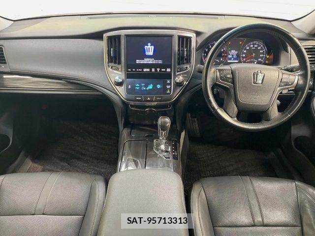 Toyota CROWN SEDAN 2015-08 8354210-1
