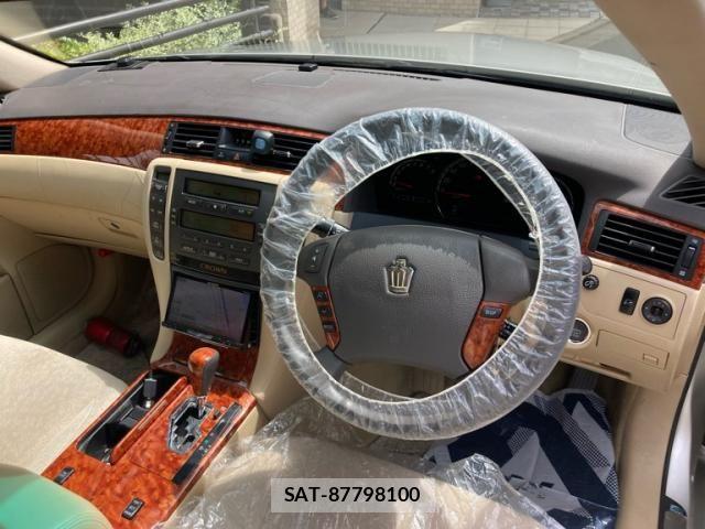 Toyota CROWN SEDAN 2004-03 8365279-11
