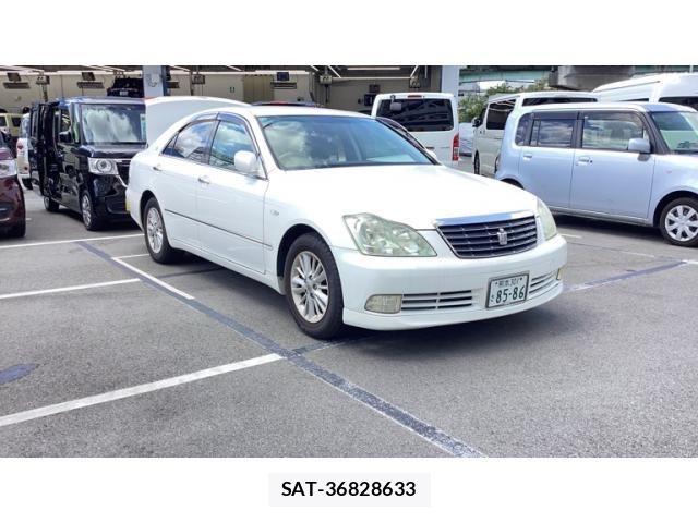 Toyota CROWN SEDAN 2004-06 8365281-0