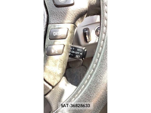 Toyota CROWN SEDAN 2004-06 8365281-11
