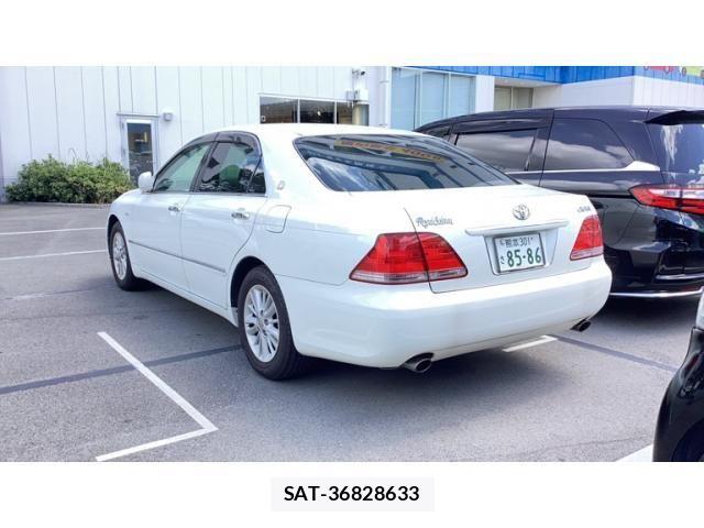Toyota CROWN SEDAN 2004-06 8365281-1