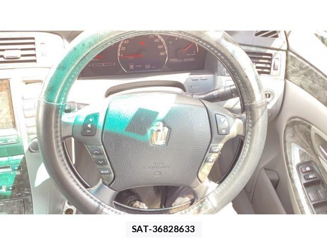Toyota CROWN SEDAN 2004-06 8365281-8