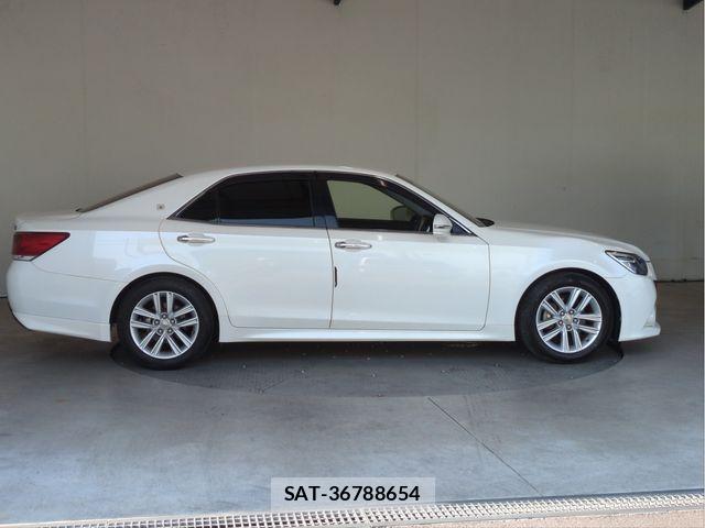 Toyota CROWN SEDAN 2013-07 8365267-17