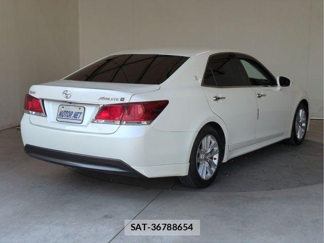 Toyota CROWN SEDAN 2013-07 8365267-1