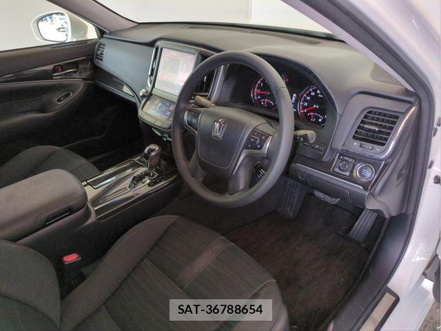 Toyota CROWN SEDAN 2013-07 8365267-25