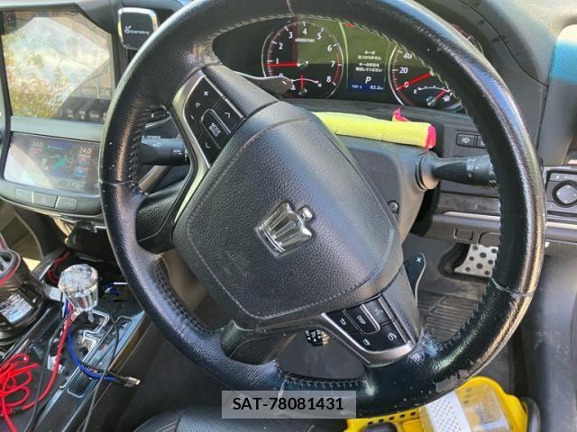 Toyota CROWN SEDAN 2014-08 8365268-16