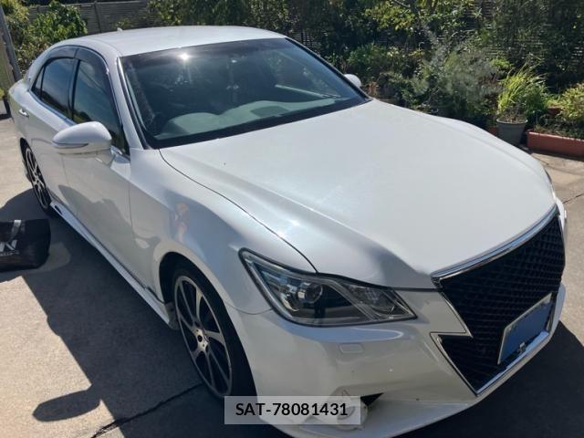 Toyota CROWN SEDAN 2014-08 8365268-1