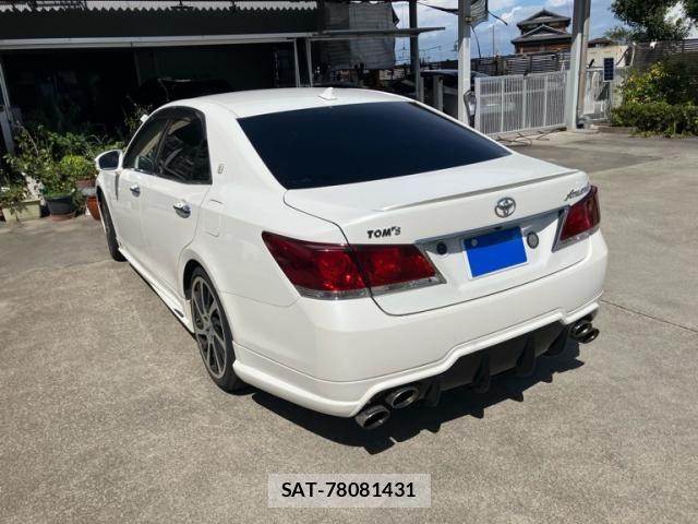 Toyota CROWN SEDAN 2014-08 8365268-2