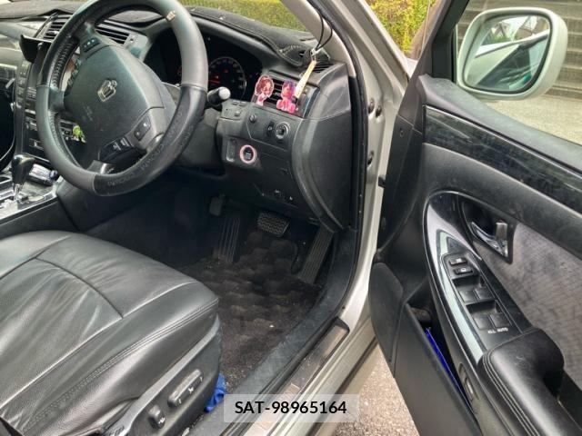 Toyota CROWN SEDAN 2003-12 8365282-9