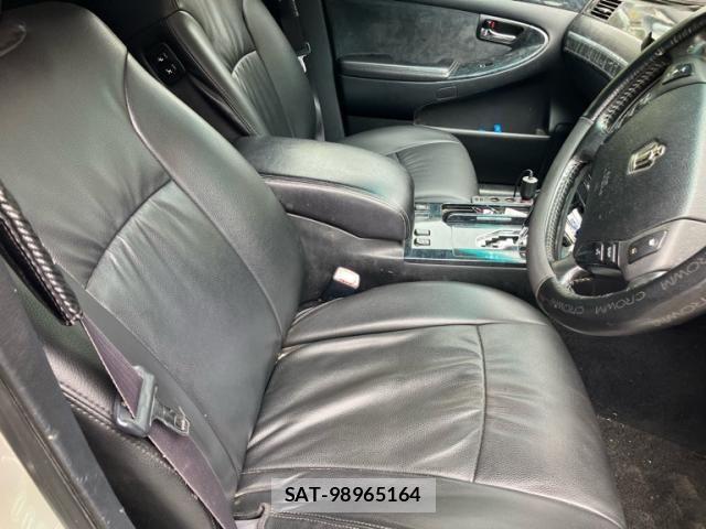 Toyota CROWN SEDAN 2003-12 8365282-10