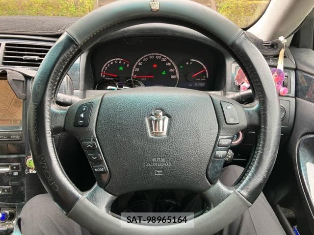 Toyota CROWN SEDAN 2003-12 8365282-13