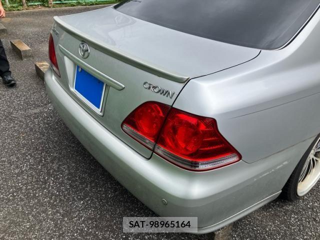 Toyota CROWN SEDAN 2003-12 8365282-1