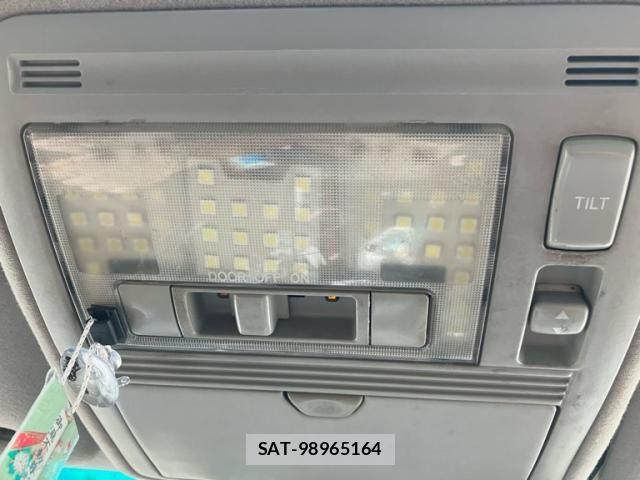 Toyota CROWN SEDAN 2003-12 8365282-18