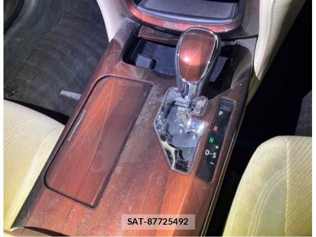 Toyota CROWN SEDAN 2014-09 8365270-9