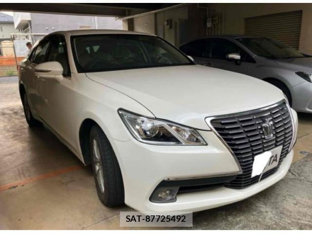 Toyota CROWN SEDAN 2014-09 8365270-1