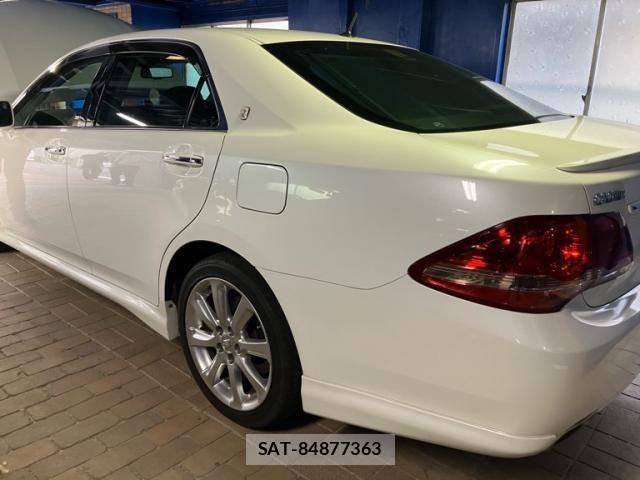 Toyota CROWN SEDAN 2009-08 8365269-2