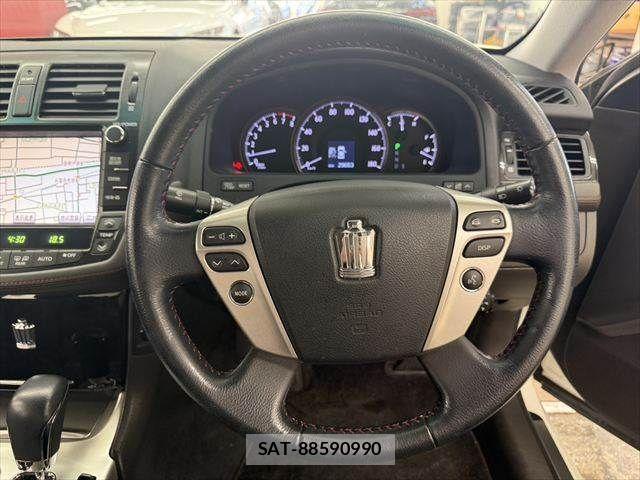 Toyota CROWN SEDAN 2012-03 8365265-11